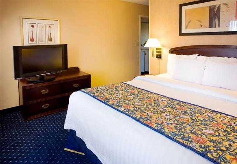 Courtyard By Marriott Oklahoma City Northwest Номер фото