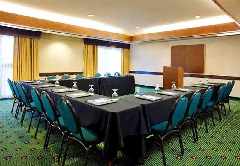 Courtyard By Marriott Oklahoma City Northwest Удобства фото