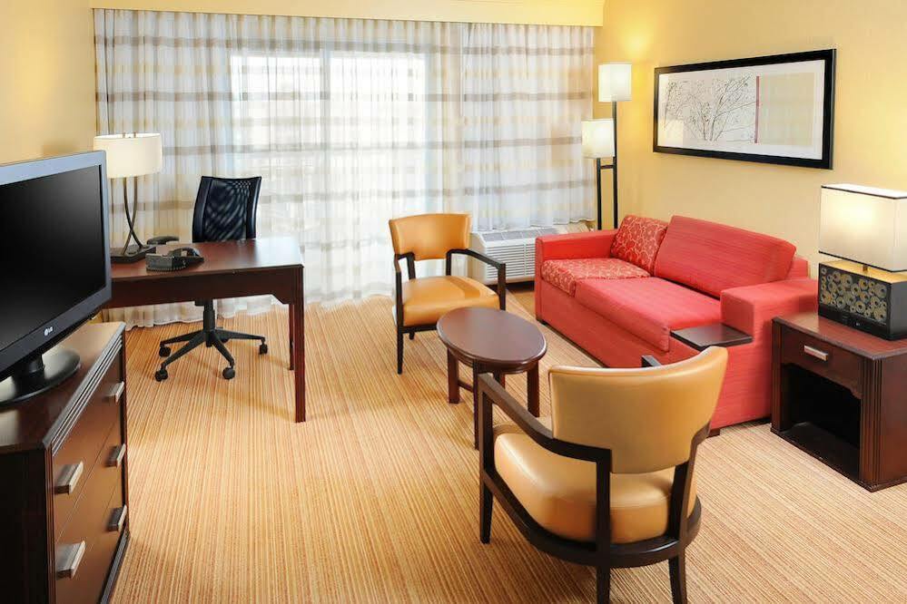 Courtyard By Marriott Oklahoma City Northwest Экстерьер фото