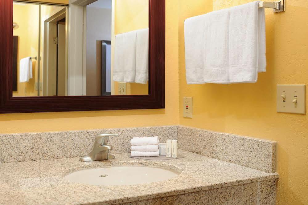 Courtyard By Marriott Oklahoma City Northwest Экстерьер фото