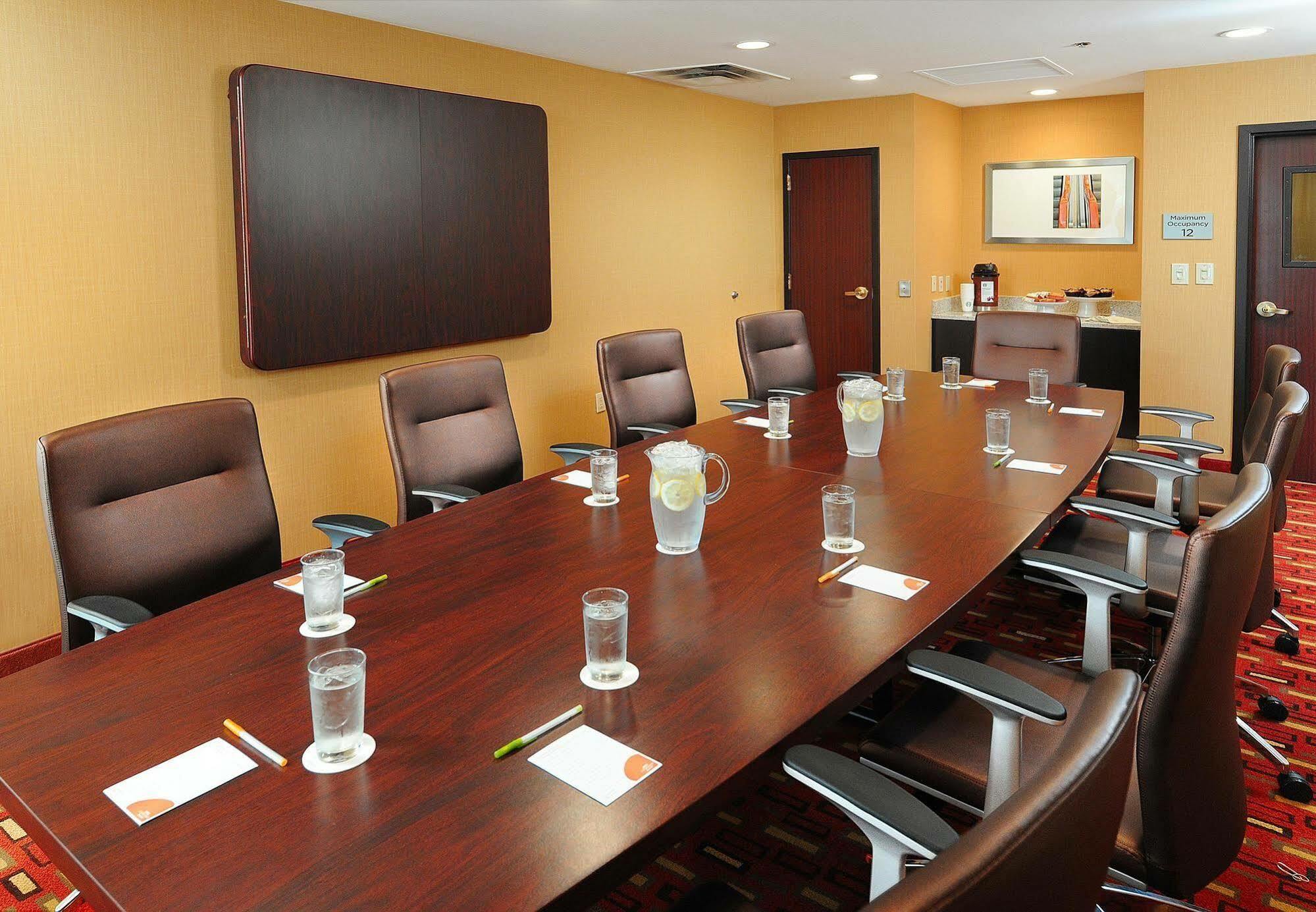 Courtyard By Marriott Oklahoma City Northwest Экстерьер фото